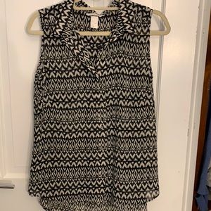 Light-weight sleeveless blouse